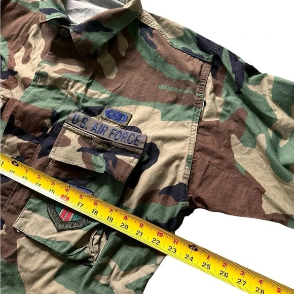 Vintage US Air Force Field Jacket Woodland Camo Men's Large Reg Combat Patches - Picture 2 of 6